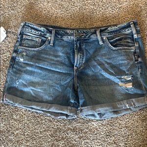 Silver jeans co. Boyfriend short jean